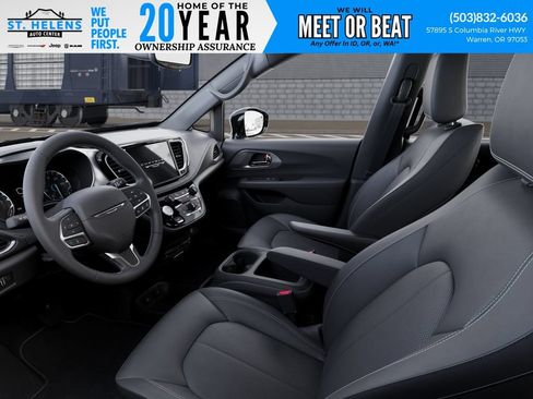 New 2027 Chrysler Pacifica Select AWD/4WD image 25