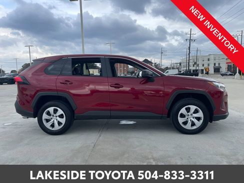 Used 2025 Toyota RAV4 LE image 8