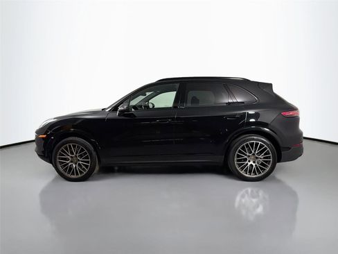 Certified 2023 Porsche Cayenne Platinum Edition AWD/4WD image 2