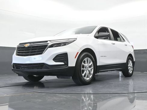 Used 2024 Chevrolet Equinox LS w/ Driver Confidence II Package FWD image 49