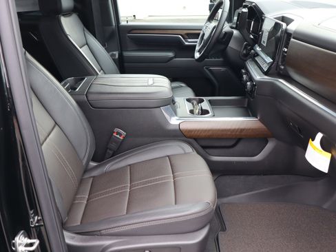 Certified 2025 Chevrolet Silverado 2500 High Country w/ High Country Premium Package image 40