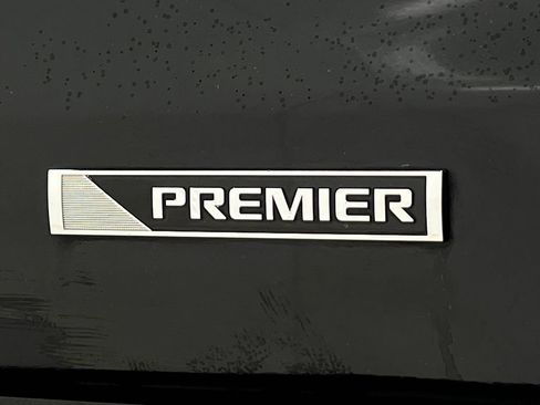 Used 2018 Chevrolet Suburban Premier AWD/4WD image 48