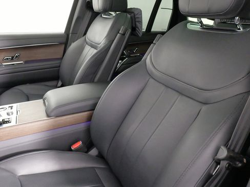 Used 2023 Land Rover Range Rover SE image 30