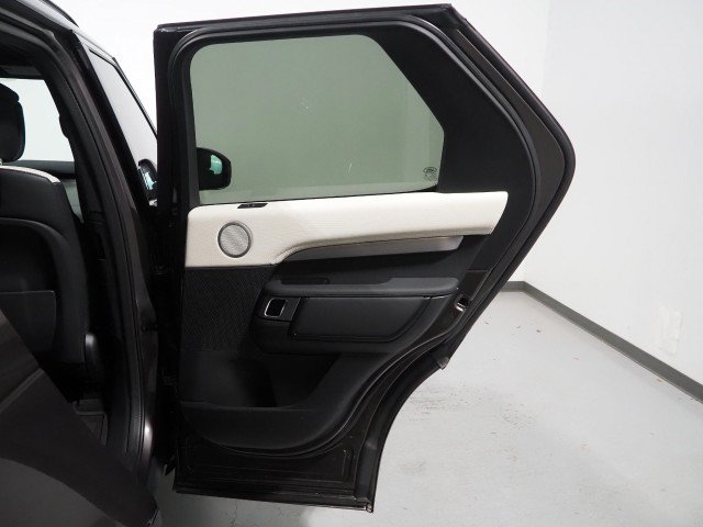 Used 2024 Land Rover Discovery Dynamic SE AWD/4WD image 74