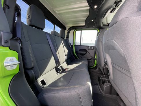 New 2025 Jeep Gladiator Sport image 25