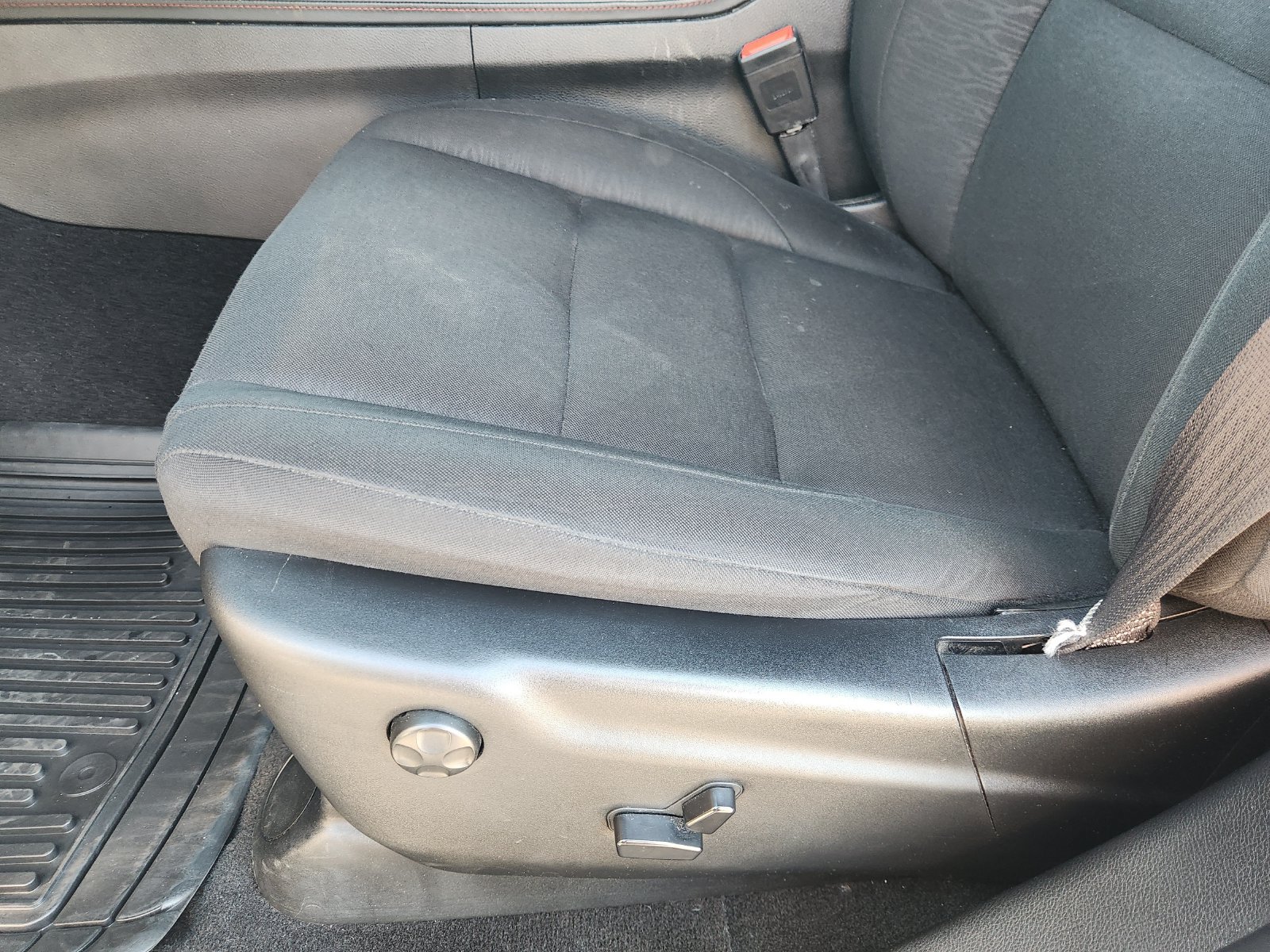 Used 2025 Dodge Durango GT RWD image 29