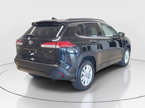 Used 2023 Toyota Corolla Cross LE image 7
