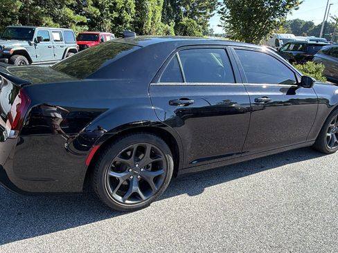 Used 2023 Chrysler 300 Touring w/ Sport Appearance Package RWD image 8