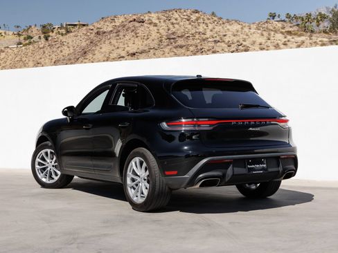 Used 2023 Porsche Macan AWD/4WD image 3