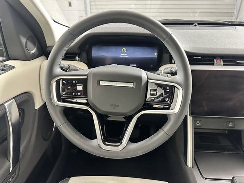 Used 2024 Land Rover Discovery Sport S image 14