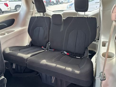 Used 2023 Chrysler Voyager LX image 18