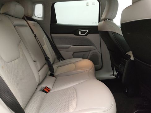 Used 2022 Jeep Compass Latitude image 19