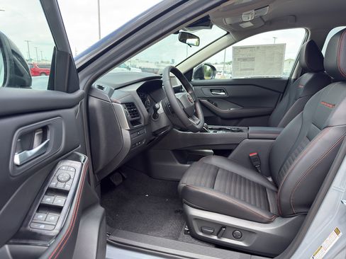 New 2026 Nissan Rogue SV AWD/4WD image 11