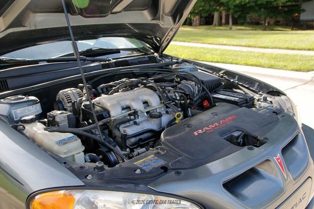 Used 2005 Pontiac Grand Am GT FWD image 17