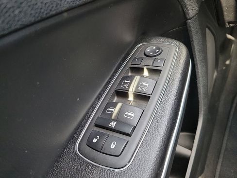 Used 2023 Chrysler 300 Touring w/ Sport Appearance Package RWD image 13