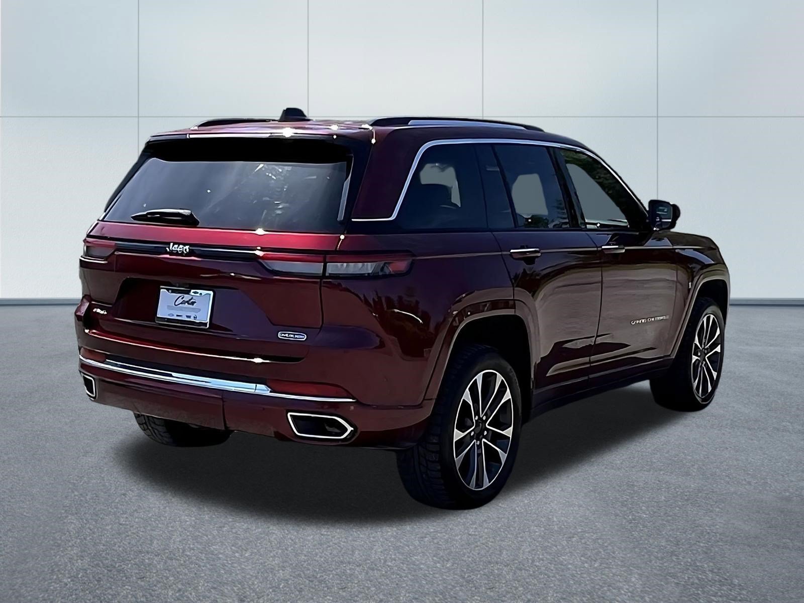 Used 2023 Jeep Grand Cherokee Overland AWD/4WD image 6