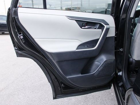 Used 2019 Toyota RAV4 XLE image 31