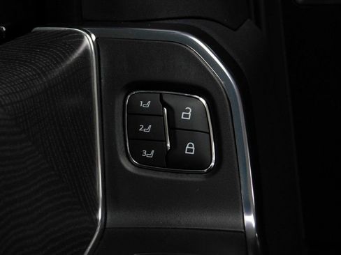 Used 2025 Ford F250 Platinum image 27