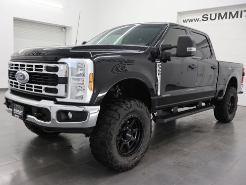 Used 2025 Ford F350 XLT w/ Tremor Off-Road Package AWD/4WD image 7