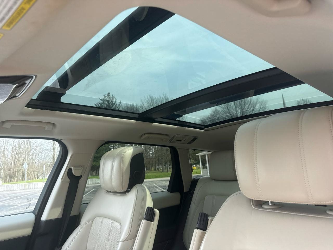 Used 2018 Land Rover Range Rover Sport HSE AWD/4WD image 12