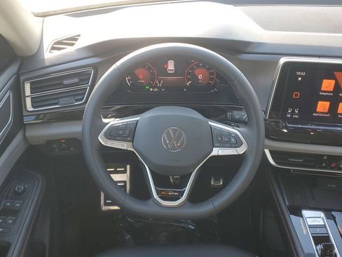 New 2026 Volkswagen Atlas Peak Edition image 28