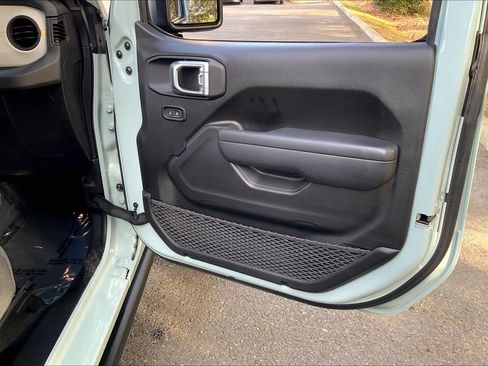 Certified 2024 Jeep Wrangler Willys image 18