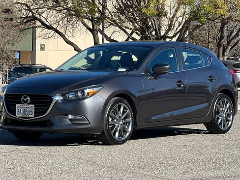 Used 2018 MAZDA MAZDA3 Touring image 8