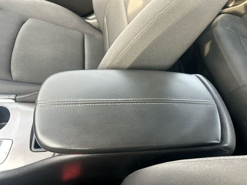 Used 2017 Chevrolet Malibu LT image 27