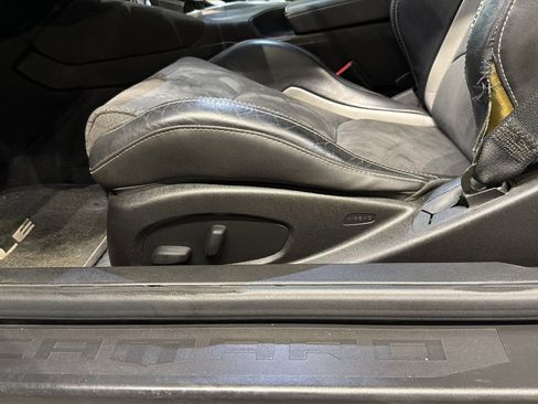 Used 2018 Chevrolet Camaro SS image 20