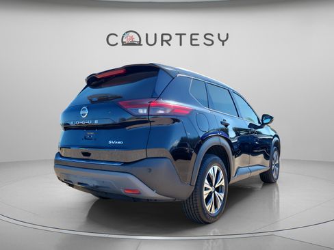 Certified 2021 Nissan Rogue SV w/ Premium Package image 6