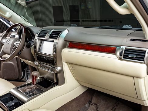 Used 2013 Lexus GX 460 image 18
