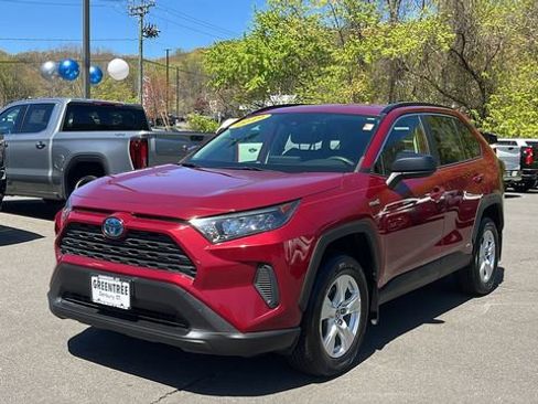 Used 2019 Toyota RAV4 LE w/ Carpet Mat Package AWD/4WD image 3