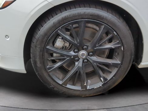 Used 2018 Volvo S90 T6 Momentum w/ Convenience Package AWD/4WD image 32