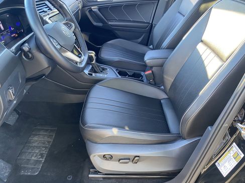 Used 2024 Volkswagen Tiguan SE image 18