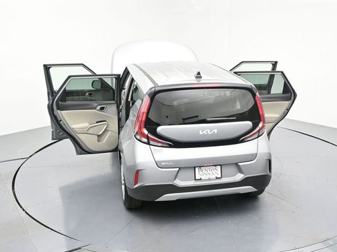 Used 2025 Kia Soul LX FWD image 24