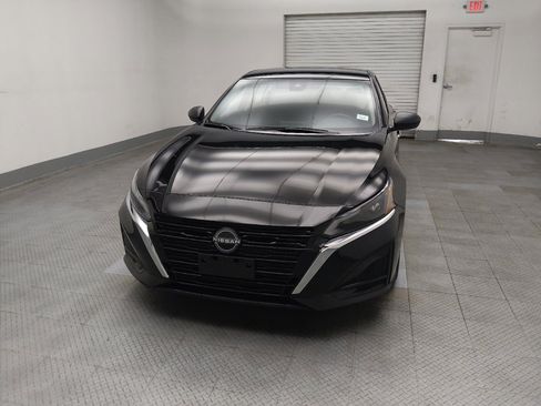 Used 2024 Nissan Altima 2.5 S FWD image 15