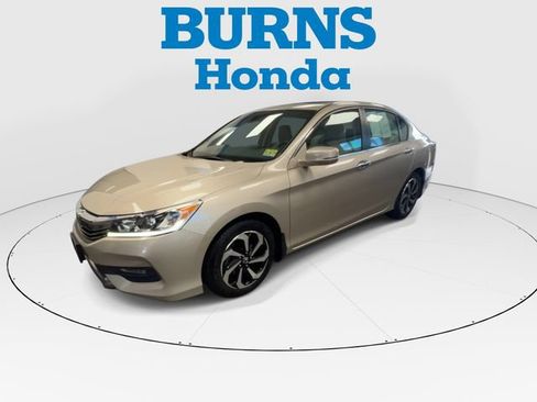 Certified 2017 Honda Accord EX-L image 4