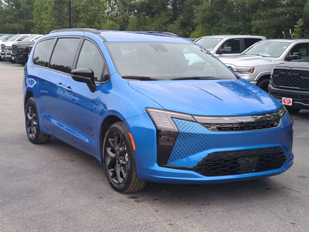 New 2027 Chrysler Pacifica Select FWD image 2