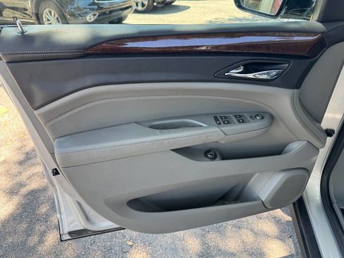 Used 2011 Cadillac SRX Luxury FWD image 39