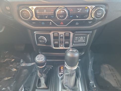 Used 2024 Jeep Wrangler Unlimited w/ Convenience Group AWD/4WD image 13