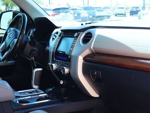 Used 2018 Toyota Tundra Limited w/ Limited Premium Package AWD/4WD image 31