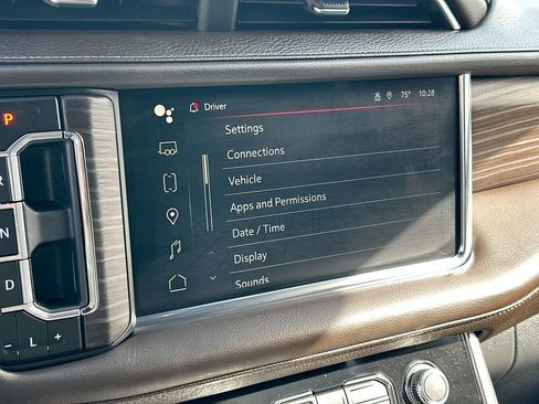 Used 2024 GMC Yukon Denali image 15