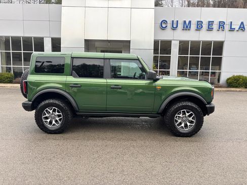 Used 2025 Ford Bronco Badlands image 4