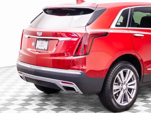 Certified 2025 Cadillac XT5 Premium Luxury w/ Technology Package AWD/4WD image 38