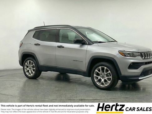 Used 2025 Jeep Compass Limited image 1