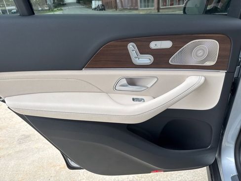 Certified 2025 Mercedes-Benz GLS 450 4MATIC image 17