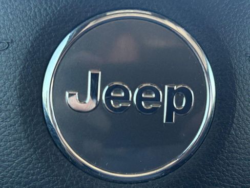 Used 2017 Jeep Wrangler Unlimited Sahara w/ Connectivity Group AWD/4WD image 17