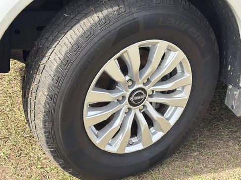 Used 2022 Nissan Armada SV image 14