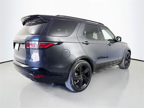 New 2026 Land Rover Discovery Dynamic SE image 5