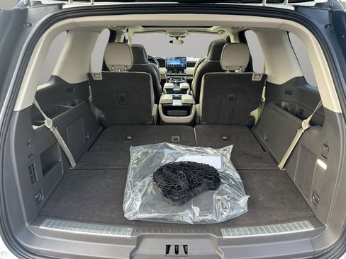 Used 2022 Lincoln Navigator Reserve image 7